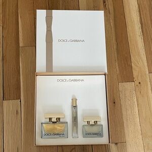 Dolce & Gabbana women set gold